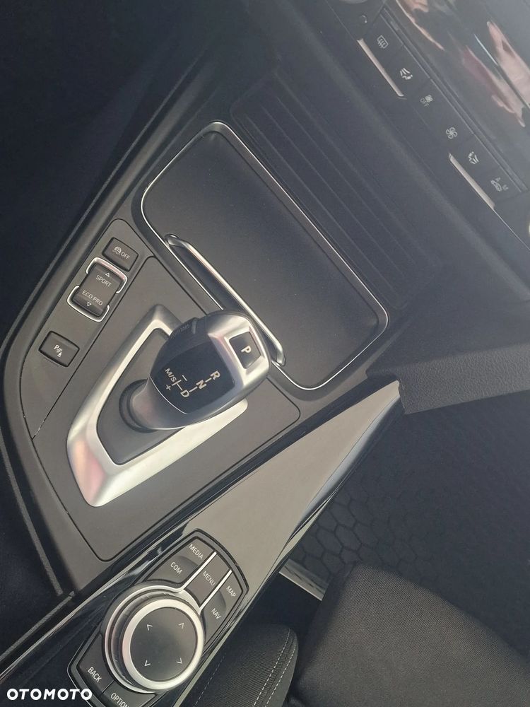 BMW 3GT 320i GPF xDrive Sport Line sport - 9