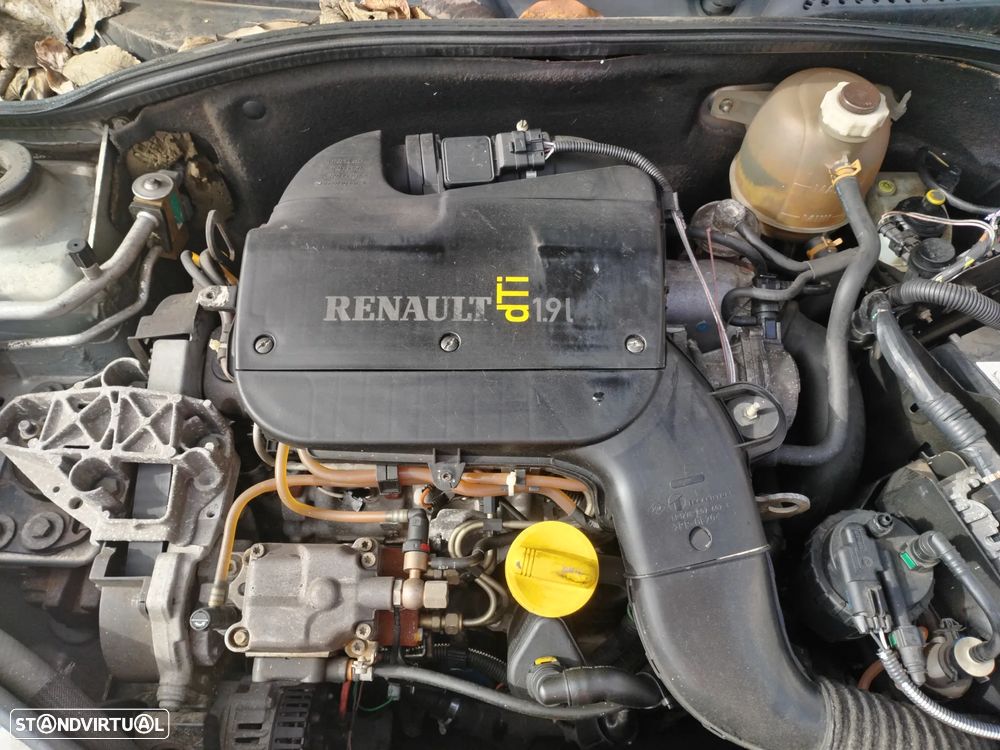 Renault Clio 1.9 DTi RXE - 3