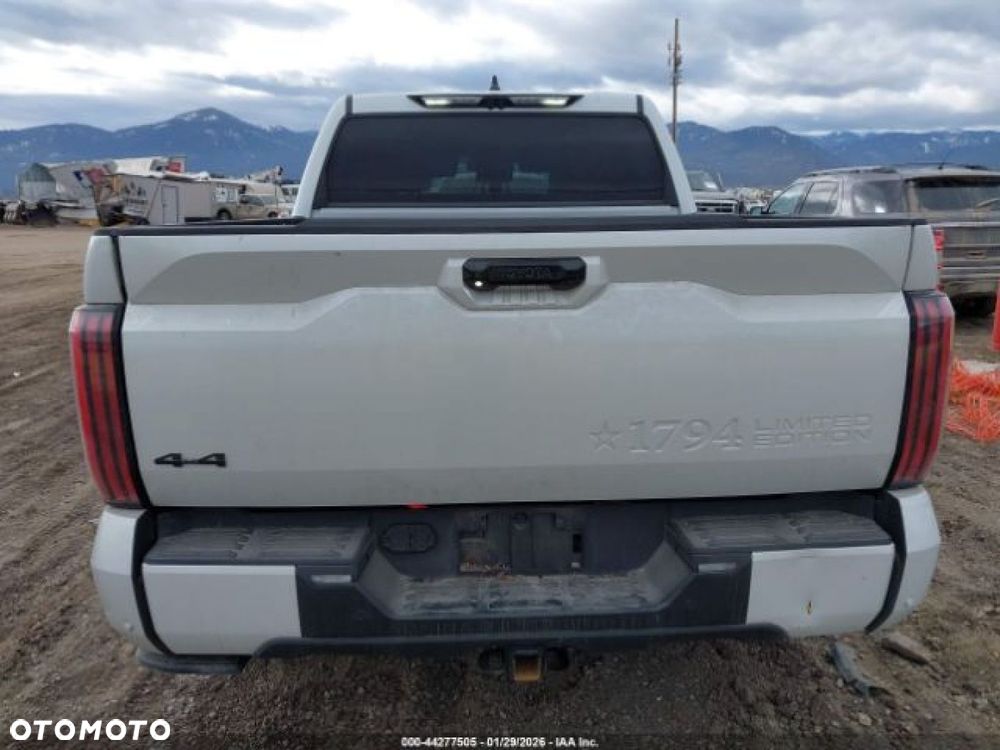 Toyota Tundra - 8
