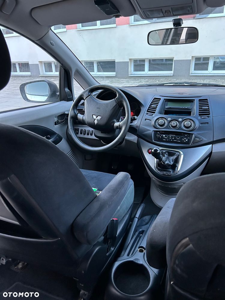 Mitsubishi Grandis 2.0 DID Intense - 9