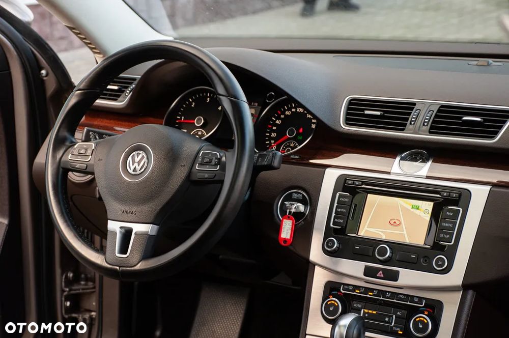 Volkswagen Passat 2.0 TDI DPF Highline DSG - 14