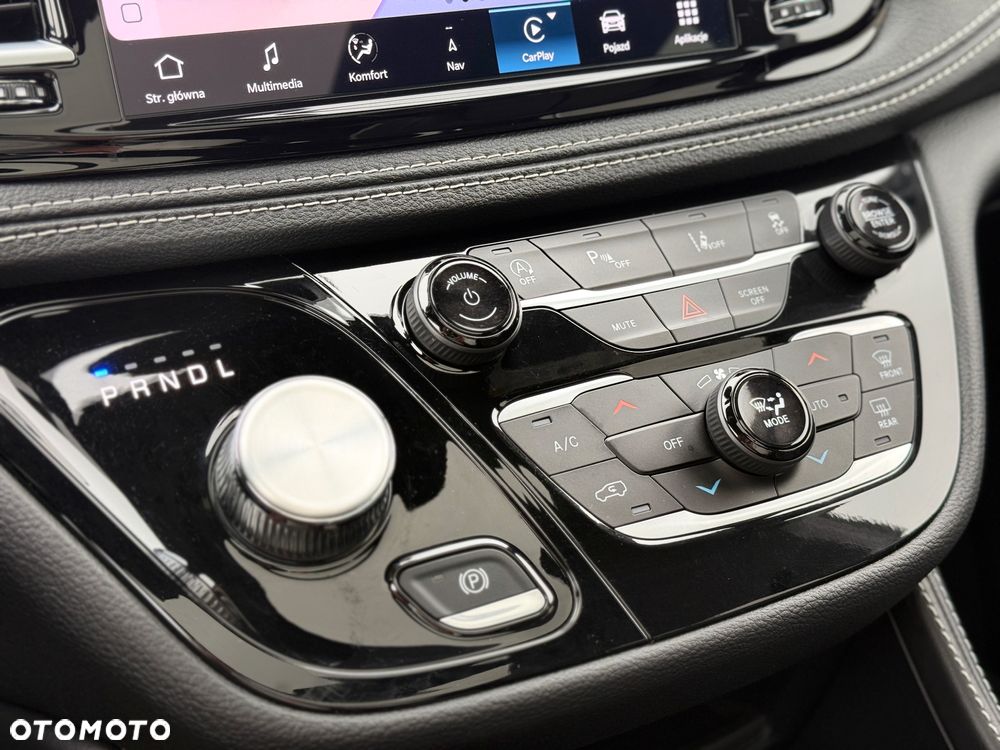 Chrysler Pacifica - 20