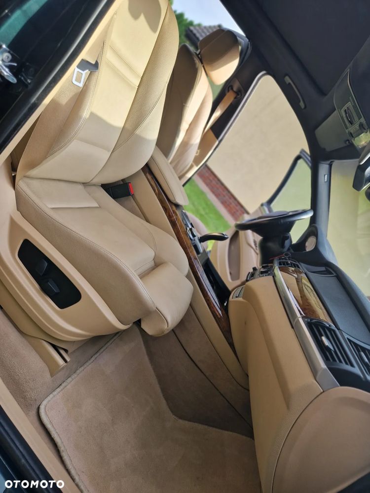 BMW X5 4.8i xDrive - 19