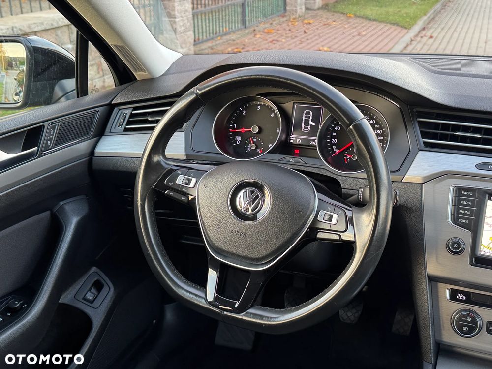 Volkswagen Passat 1.6 TDI BMT Comfortline - 14