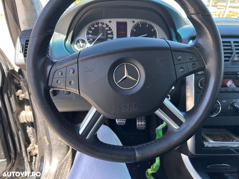 Mercedes-Benz B 200 - 12