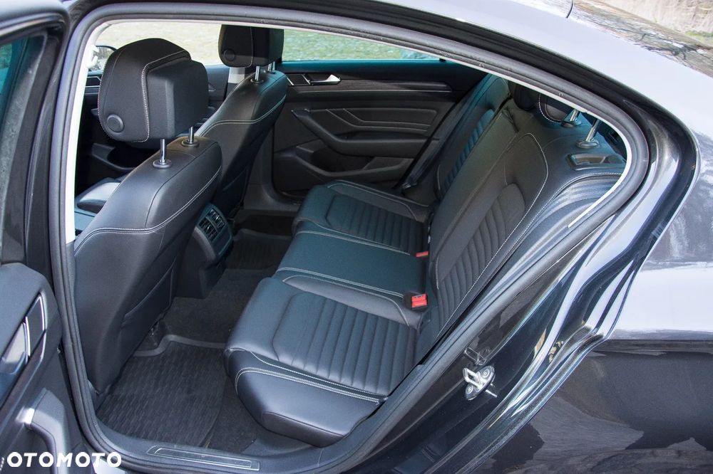 Volkswagen Passat - 15