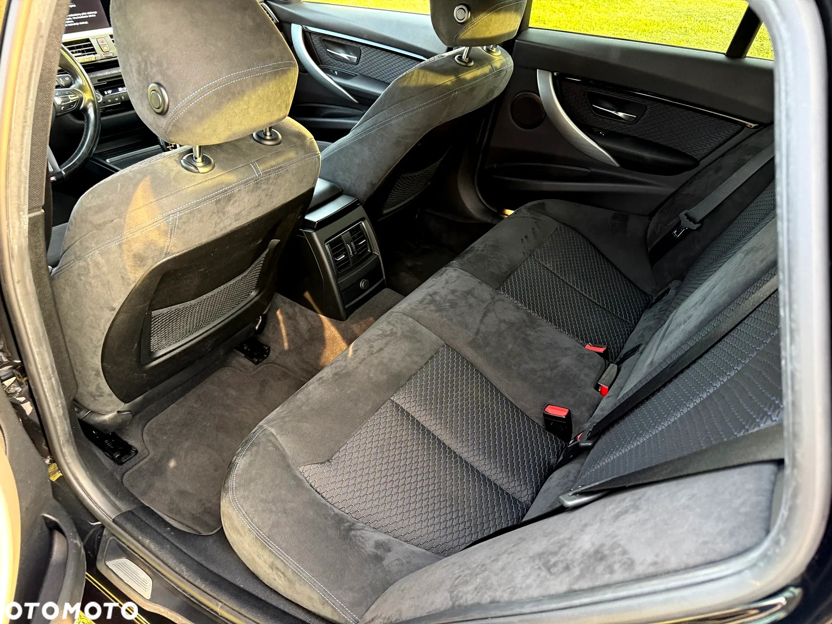 BMW Seria 3 318d M Sport Shadow - 36