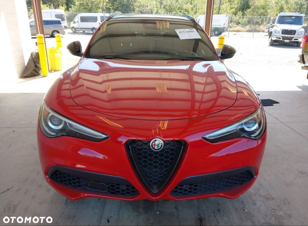 Alfa Romeo Stelvio - 2