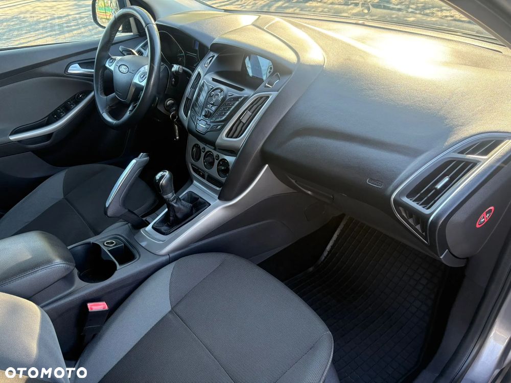 Ford Focus 1.6 Trend - 22