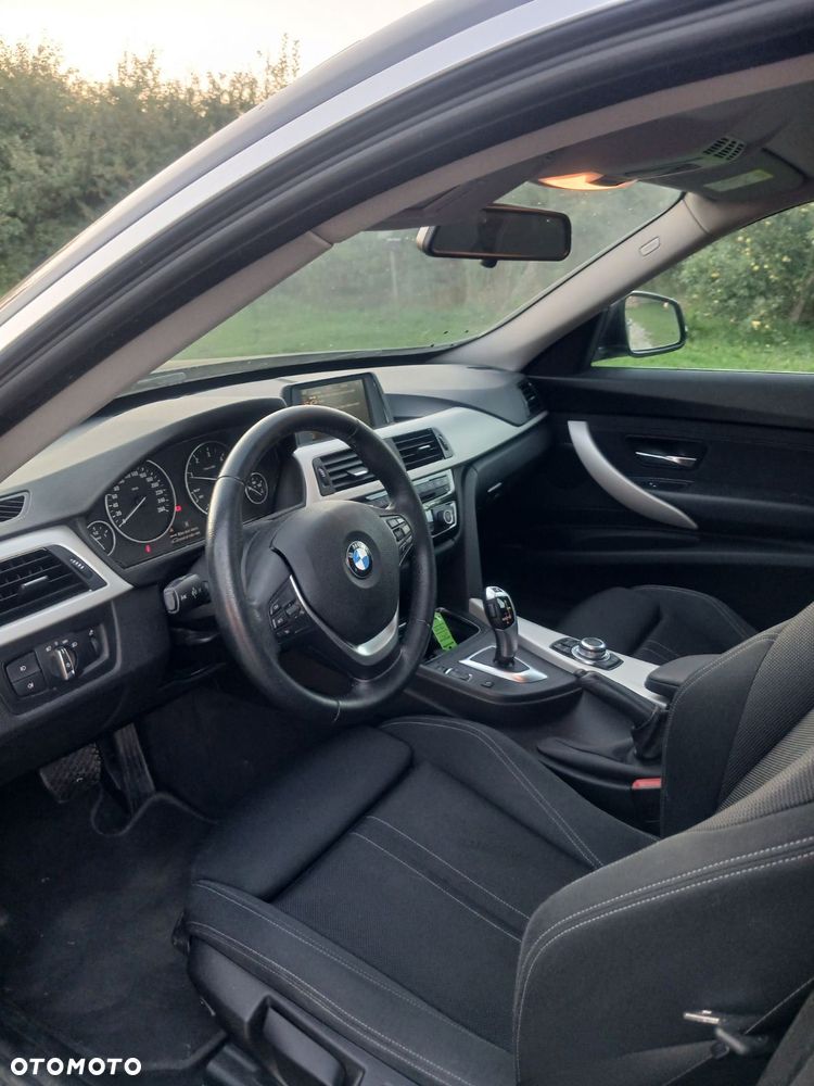 BMW Seria 3 320d Sport Line Shadow - 8