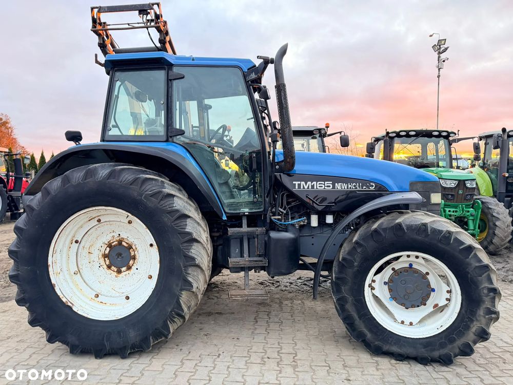 New Holland TM165 - 1