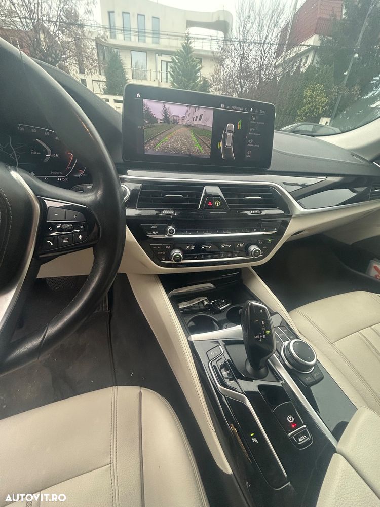 BMW Seria 5 520d xDrive AT MHEV - 14