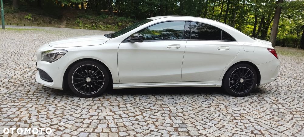 Mercedes-Benz CLA 180 AMG Line - 30