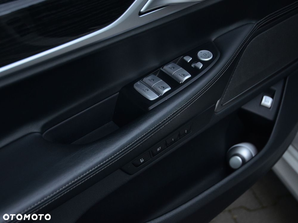 BMW Seria 7 - 22