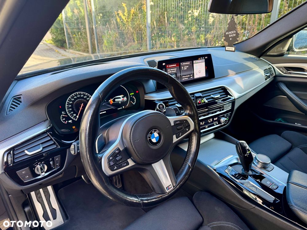 BMW Seria 5 520d xDrive - 6