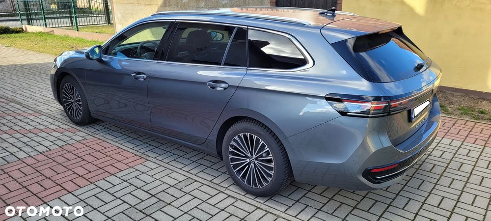 Volkswagen Passat - 4