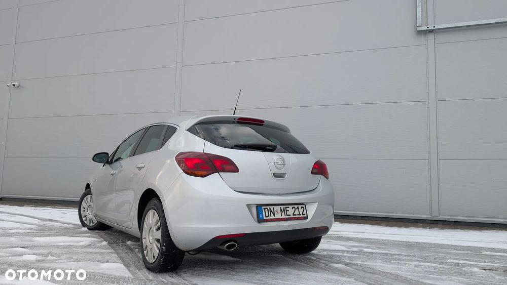 Opel Astra 2.0 CDTI DPF Innovation - 19