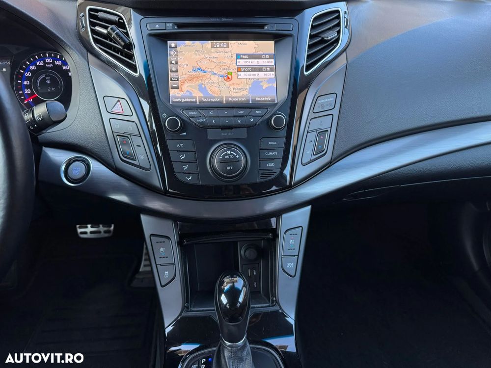 Hyundai i40 Kombi 1.7 CRDi DCT Premium - 12