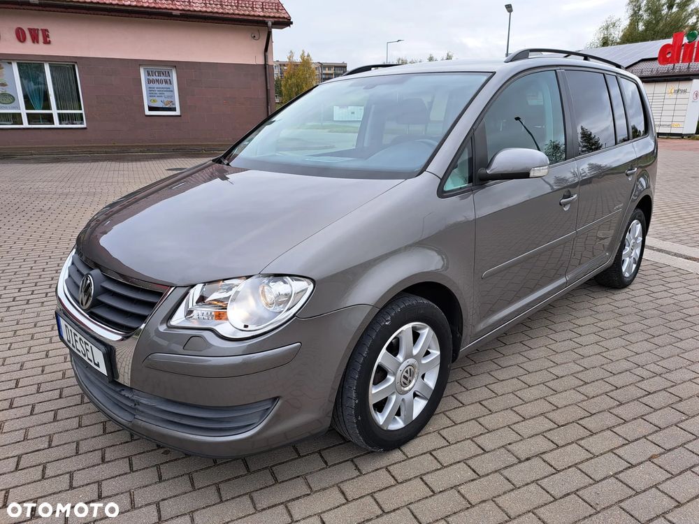 Volkswagen Touran - 1