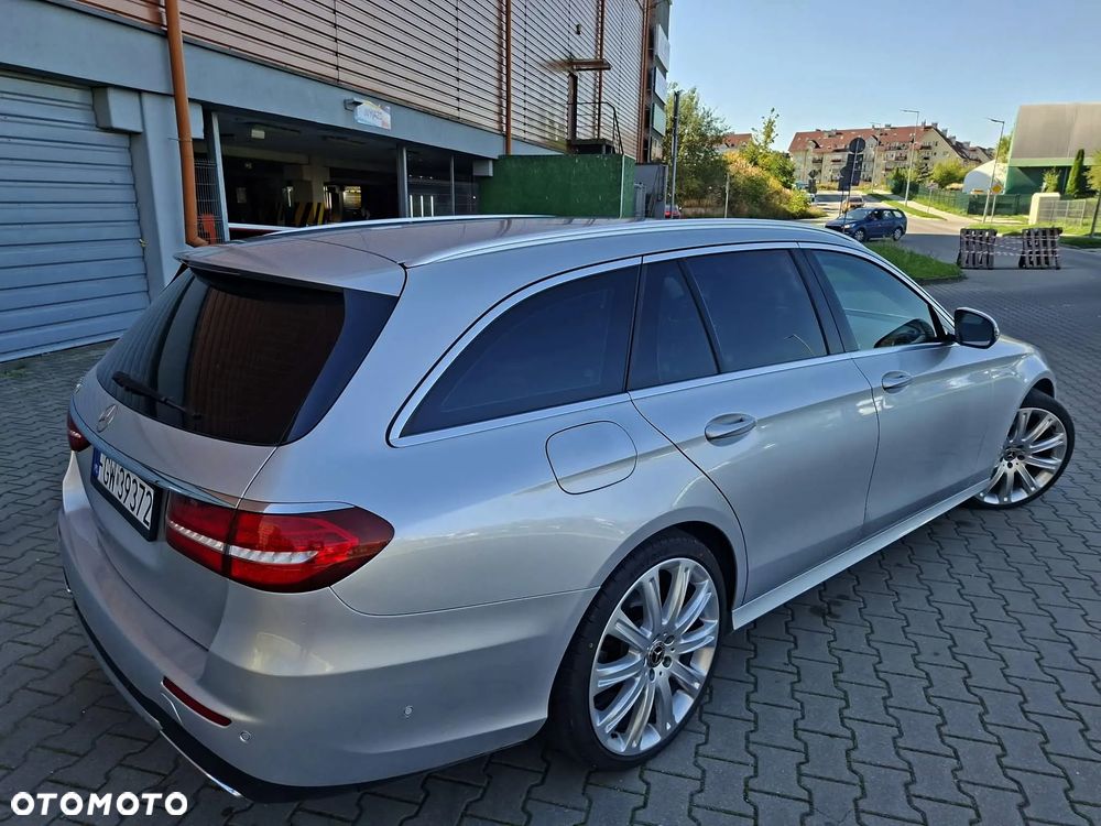 Mercedes-Benz Klasa E 220 d 9G-TRONIC AMG Line - 5