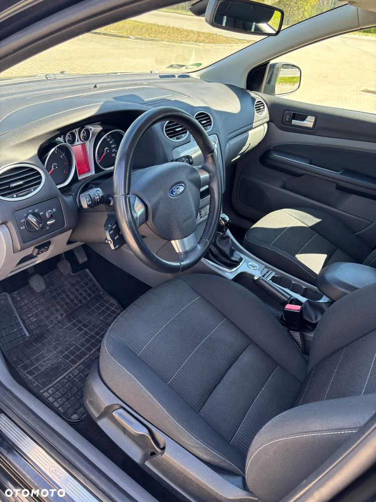 Ford Focus 2.0 16V Titanium - 9