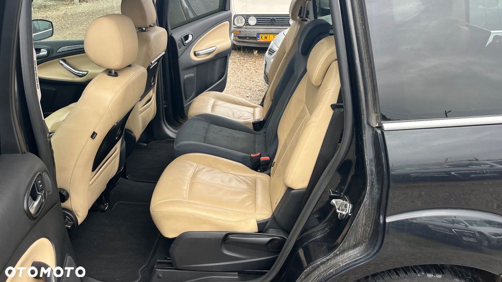 Ford Galaxy - 15