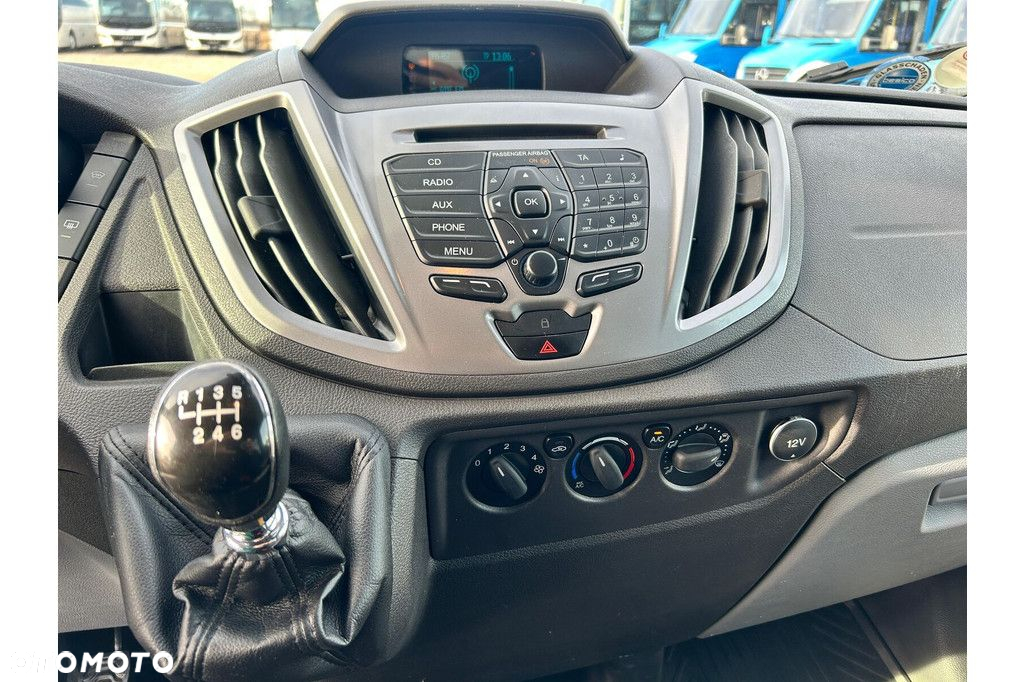 Ford Transit - 12