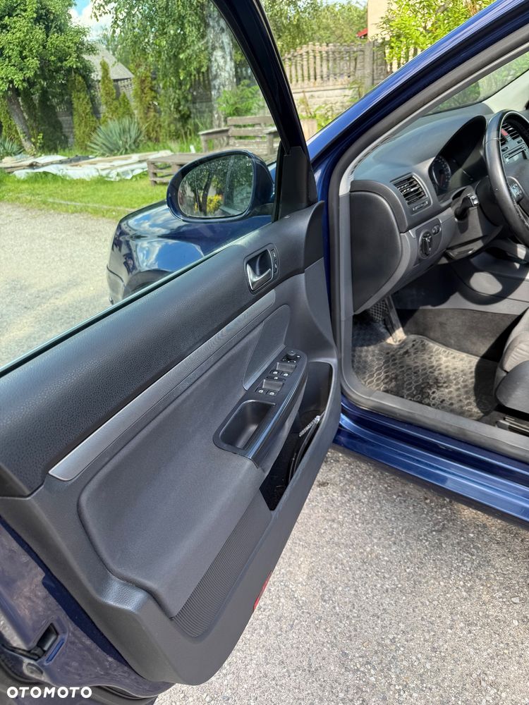 Volkswagen Golf 1.9 TDI Comfortline DSG - 13