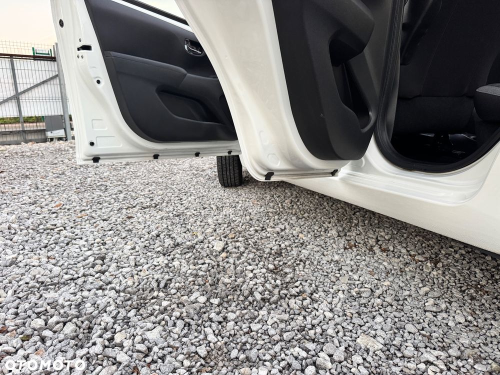 Toyota Aygo x.shift x-play connect - 33
