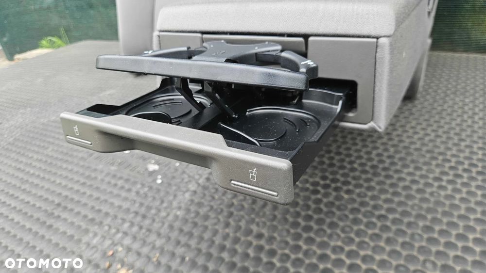 Podłokietnik Uchwyt Kubek Cup Holder Tył Tylny Oparcie Składane Welur Swing Audi A4 B6 B7 Sedan Kombi - 13