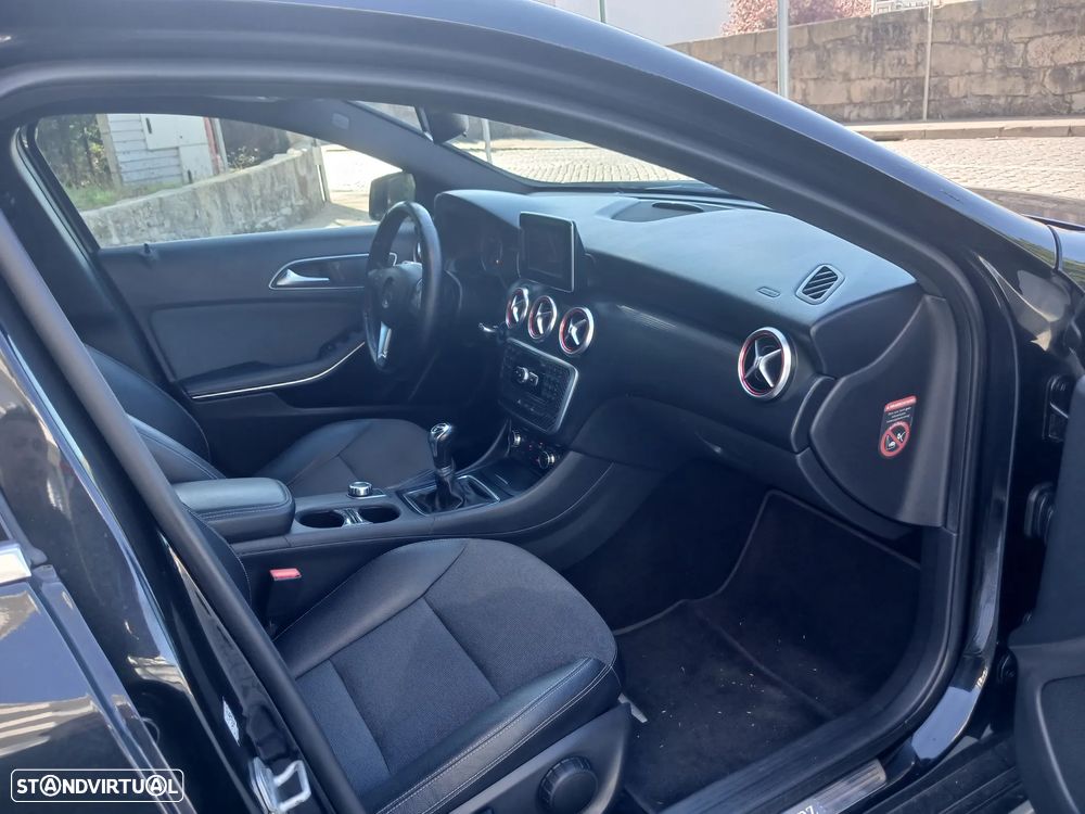 Mercedes-Benz A 180 CDI AMG Line - 11