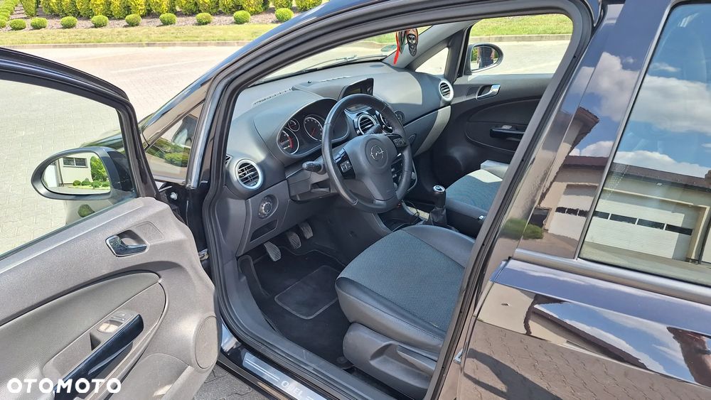 Opel Corsa 1.4 16V Cosmo - 13