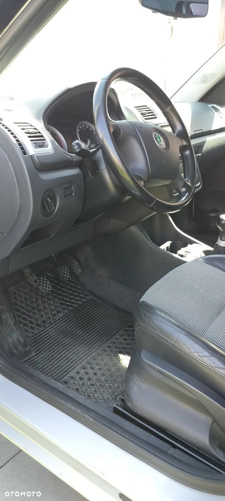Skoda Roomster 1.6 16V - 2