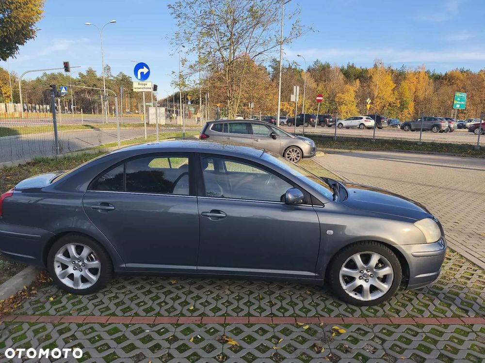 Toyota Avensis - 5