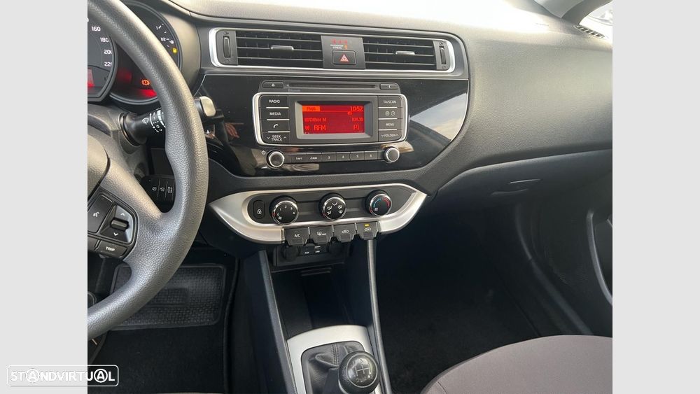 Kia Rio 1.2 CVVT LX - 11