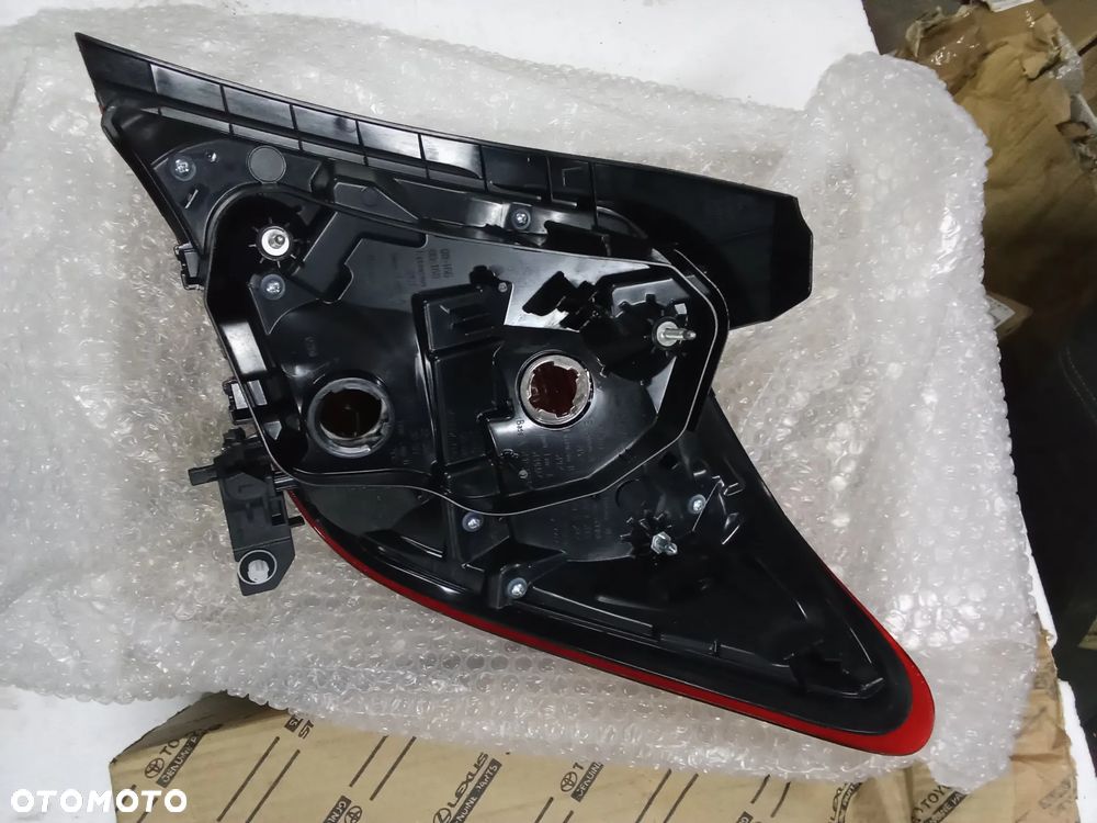Toyota Yaris 2015 r  lampa tył lewa koito OD-166 - 3