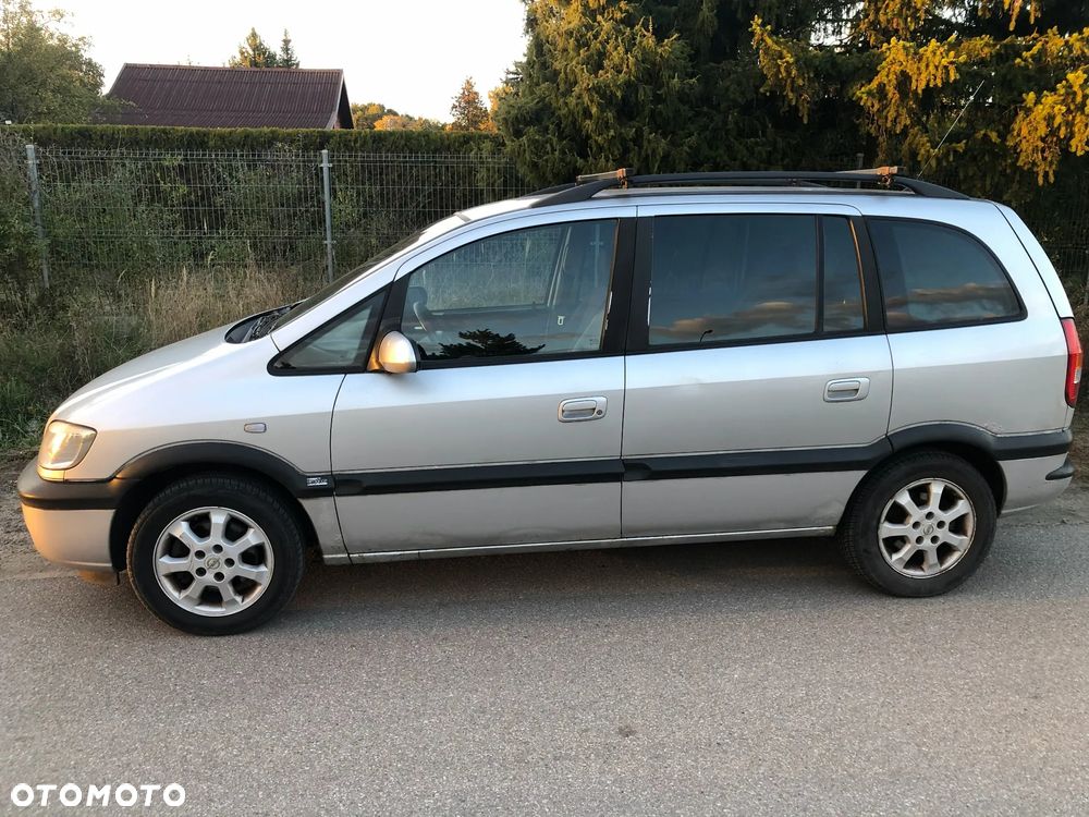 Opel Zafira 1.8 16V Elegance - 2