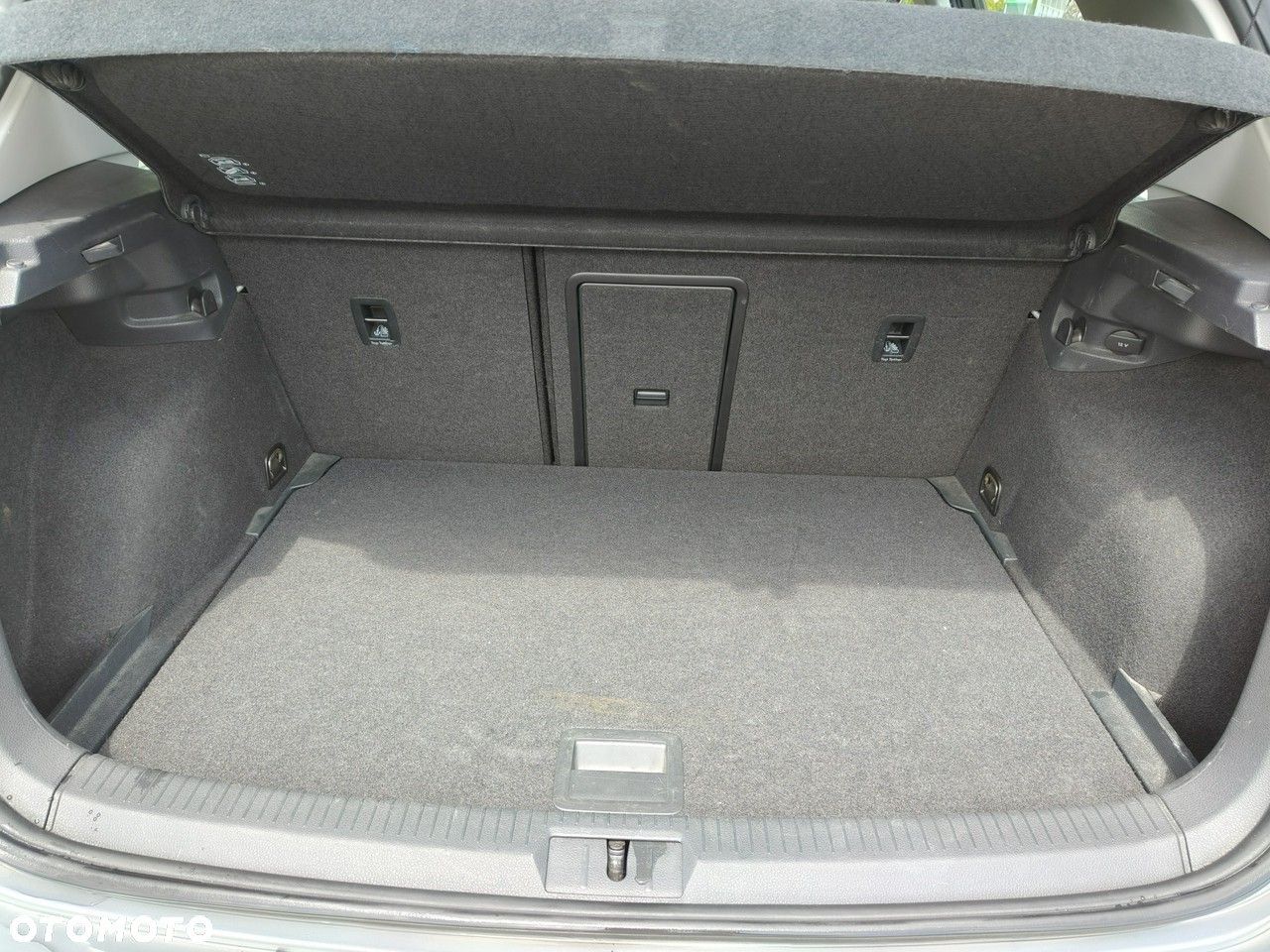 Volkswagen Golf - 17