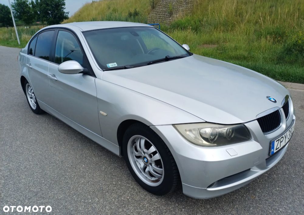 BMW Seria 3 320i - 3