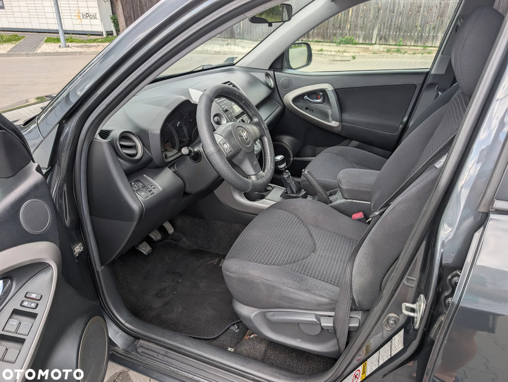 Toyota RAV4 - 10