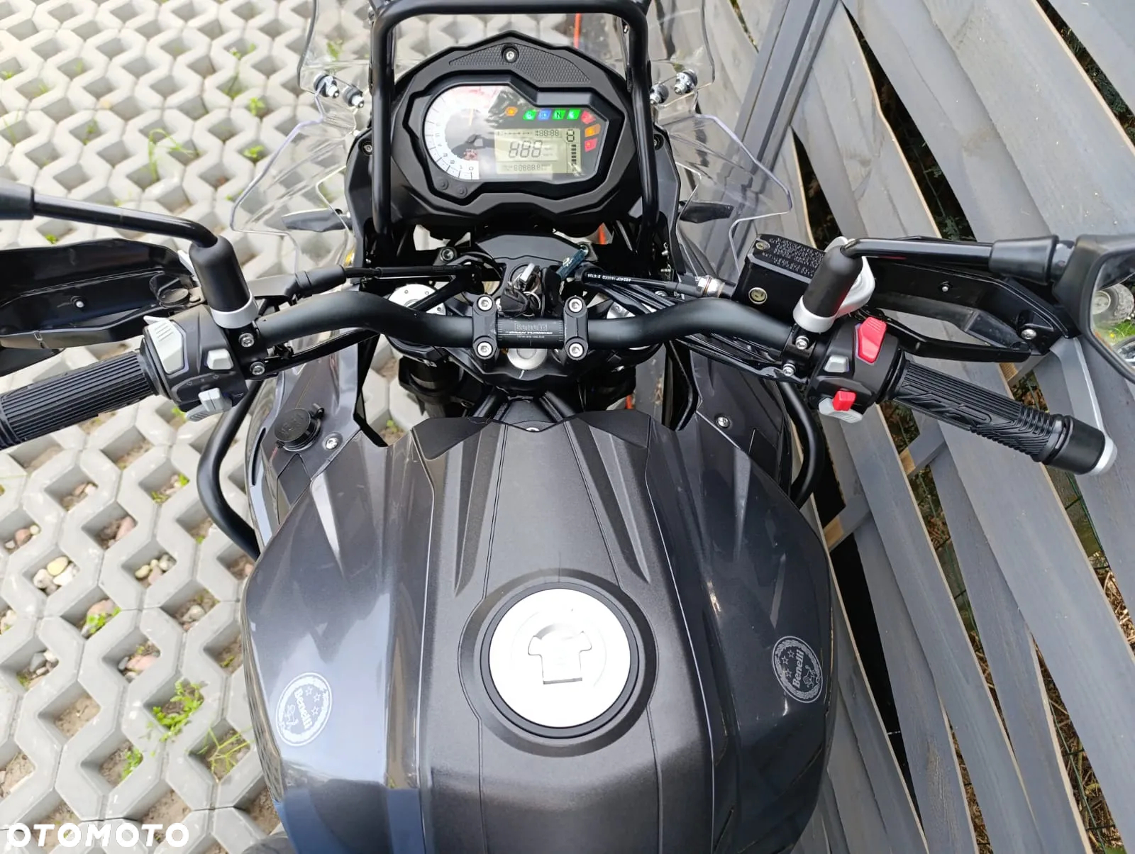 Benelli TRK 502X - 8