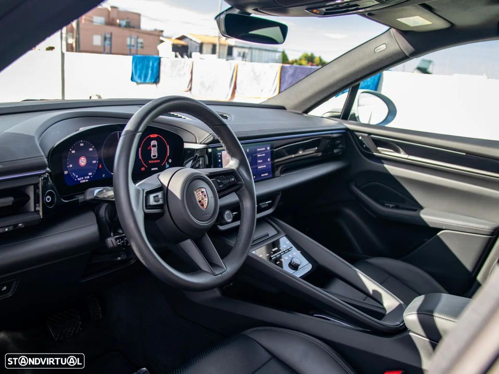Porsche Macan Electric - 21