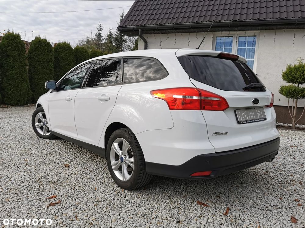 Ford Focus 2.0 TDCi Titanium ASS - 4