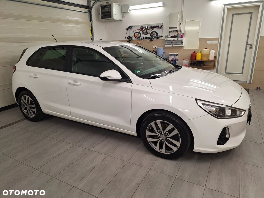 Hyundai i30 1.4 T-GDI Premiere Luxury - 16