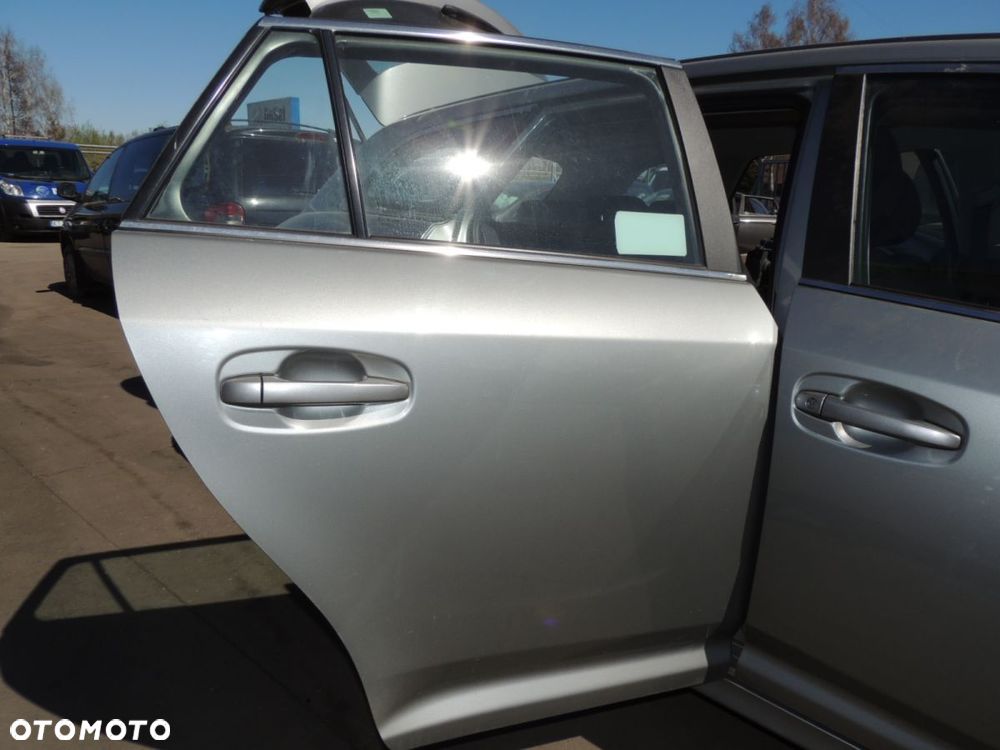 Drzwi prawy tył Toyota Avensis T27 '18 lift kombi 1G6 - 1