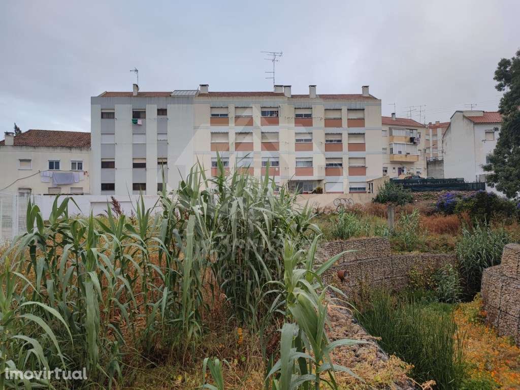 Terreno urbano em Alverca para construção de prédio - Grande imagem: 2/7