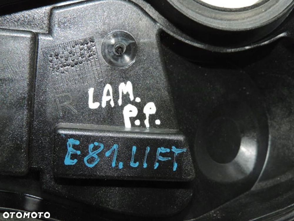 DEKIEL LAMPY PRAWY PRZÓD BMW E81 E87 - 3