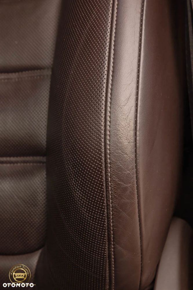 Porsche Cayenne Turbo S - 36