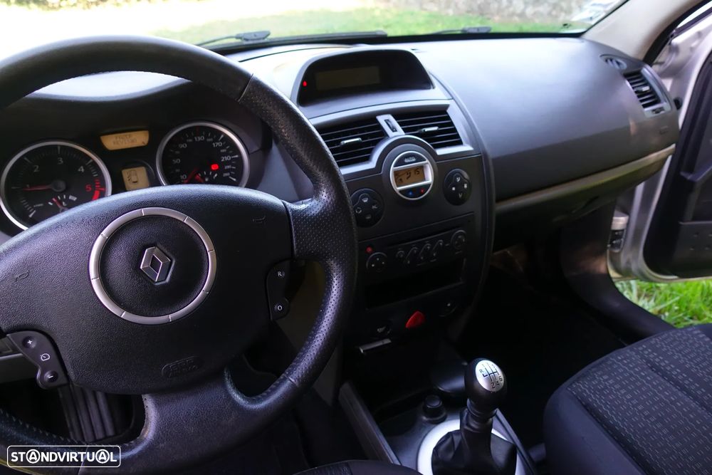 Renault Mégane Break 1.5 dCi Dynamique S - 8