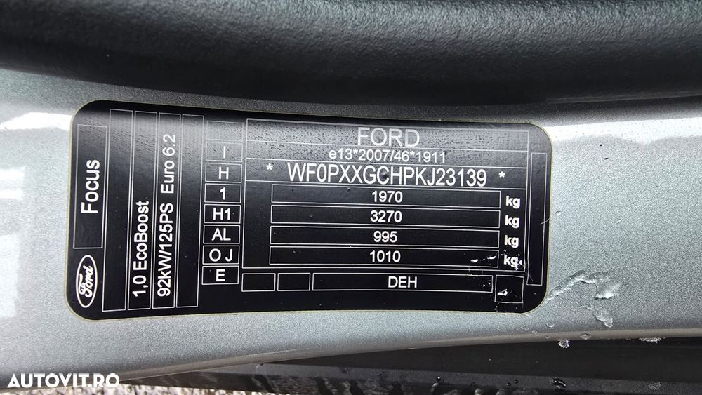 Ford Focus 1.0 EcoBoost Titanium - 12